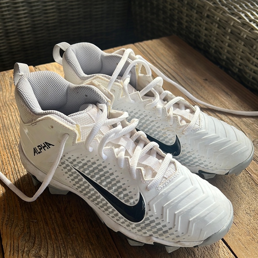 Kids Nike Alpha Menace Shark 2 Football Cleats size 3.5